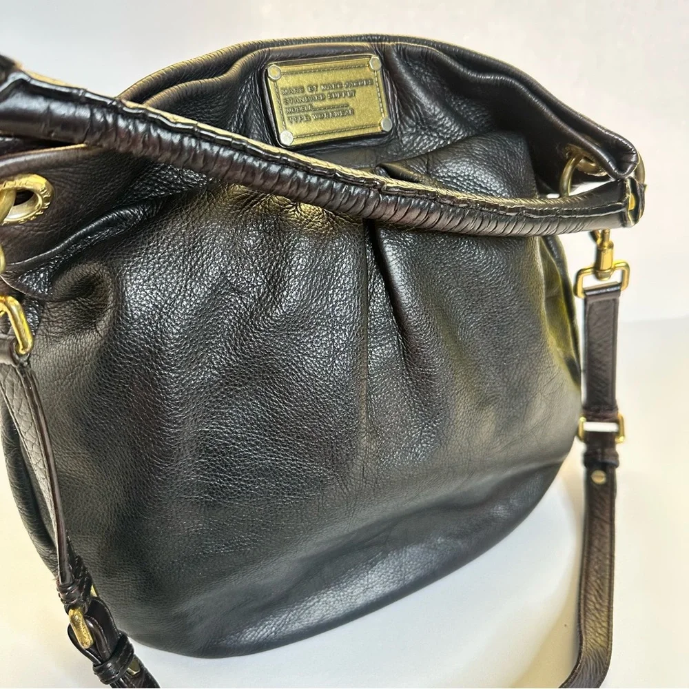 Marc Jacobs Classic Q Hillier Hobo Pebbled Leather Bag Black Brown Gold Hardwear - Picture 10 of 16